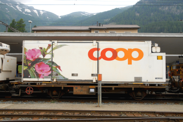9469 111 - Lb-v 7861 mit Container Coop Lieschen Y 11534