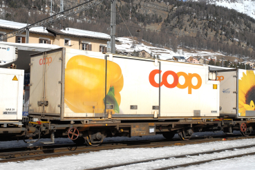 9469 119 - Lb-v 7879 mit Container Coop Paprika Y 11533