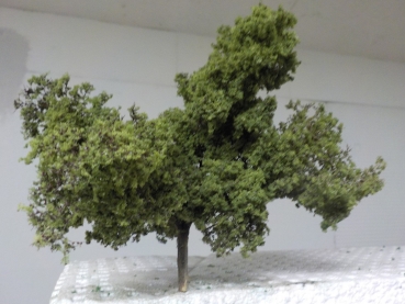 Modellbaum, hellgrün, Höhe 15 cm, Best.Nr 121