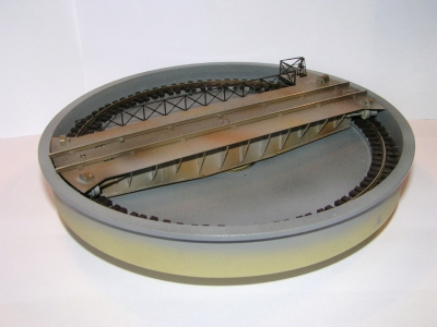 6786 - 18m  D R E H S C H E I B E   O H N E   H Ä U S C H E N