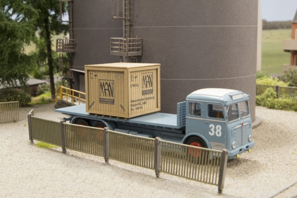 40158 - Kiste klein mit Rahmen "MAN"