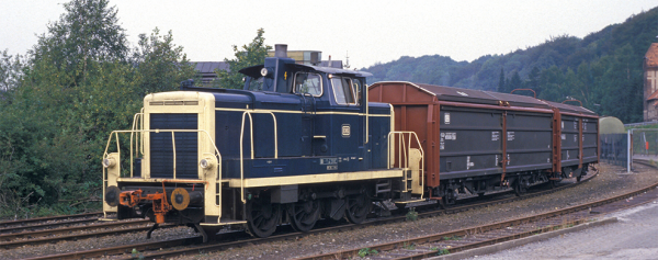 42404 - Diesellokomotive 261 der DB Ep.IV