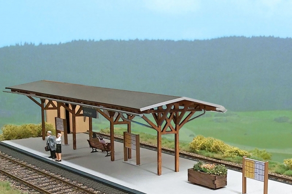 48010-01 - Bahnsteig Adorf, überdacht, 385x150mm, Höhe 116mm