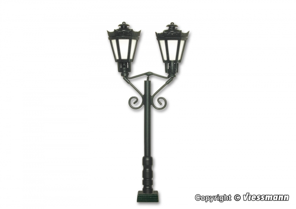 H0 Parklaterne zweiflammig, schwarz, Kontaktstecksockel, 2 LEDs warmweiß, Best.Nr V60731