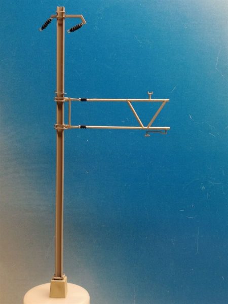 150-3634 - Mast nach aussen ziehent mit Speiseleitung für Kurven